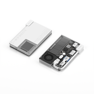 SHARGE Disk Pro( 5-in-1, 10Gbps, Up to 4TB,Active Cooling)